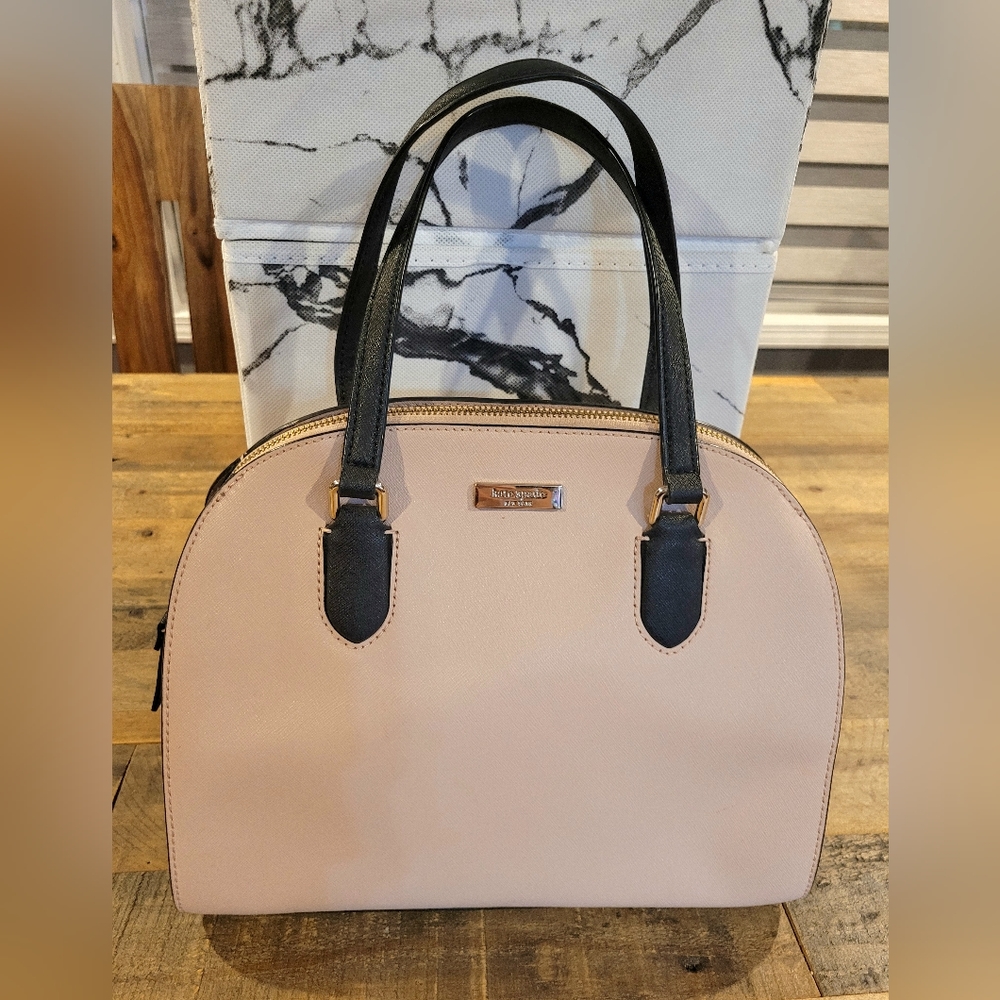 Kate Spade Laurel Way Reiley warm vellum (light pink) & black Dome shape